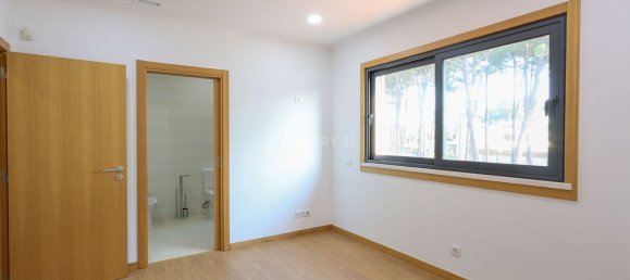 10 Schlafzimmer Haus in Corroios, Portugal, Nr. 122488 13