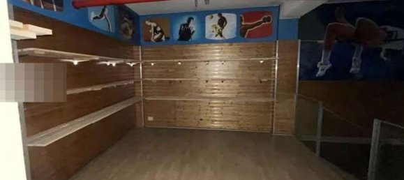 Propriété commerciale à Biella, Italy 172m² No. 285010 10