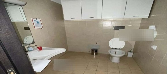 Propriété commerciale à Biella, Italy 172m² No. 285010 12