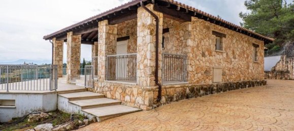 220m² Villa in Paphos, Cyprus No. 12221 3