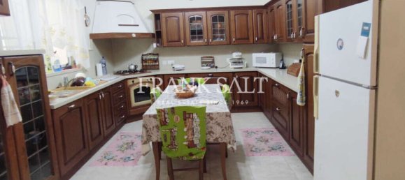 2 bedrooms House in Siggiewi, Malta No. 11298 10