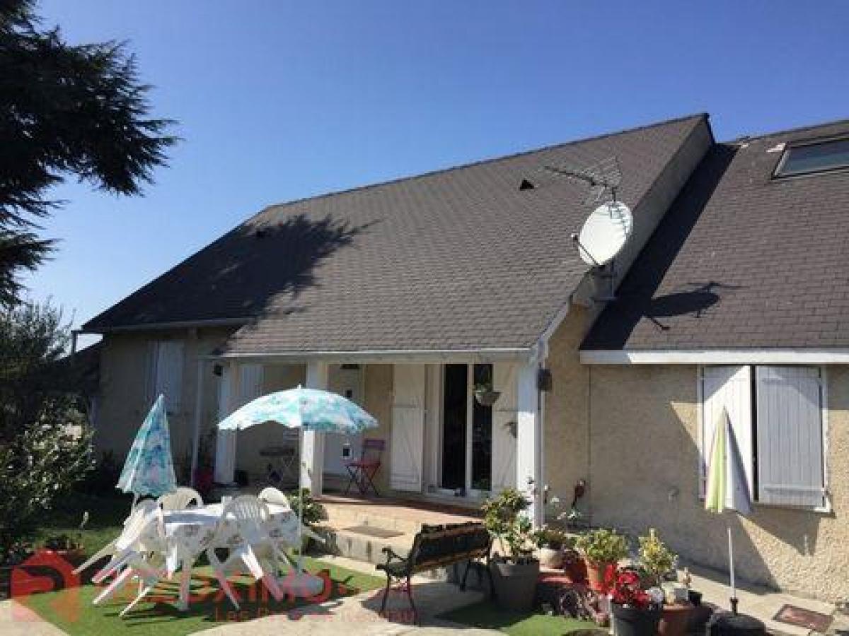 Casa de 3 dormitorios en Tarbes, France No. 26460