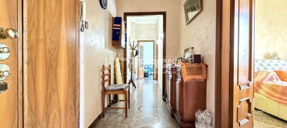 Квартира с 4 комнатами в Генуя, Италия № 258131 2