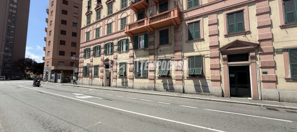 Квартира с 4 комнатами в Генуя, Италия № 258131 3