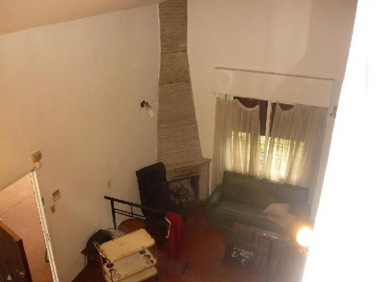 Casa de 3 dormitorios en Malvinas Argentinas, Argentina No. 65305