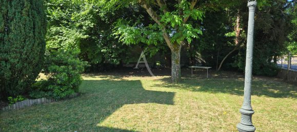 6 bedrooms House in Jargeau, France No. 275812 3