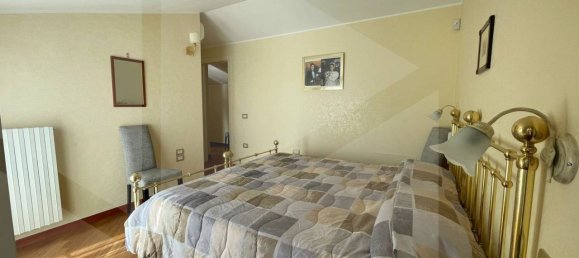 Villa de 3 dormitorios en Corato, Italy No. 25865 26