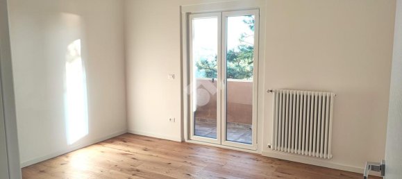 3-salle Appartement à Trieste, Italy No. 4583 11