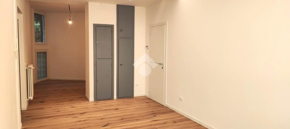 3-salle Appartement à Trieste, Italy No. 4583 3