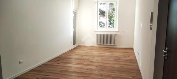 3-salle Appartement à Trieste, Italy No. 4583 4