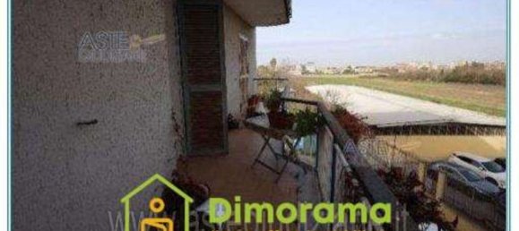 8 rooms Apartment in Naples, Italy No. 10957 4