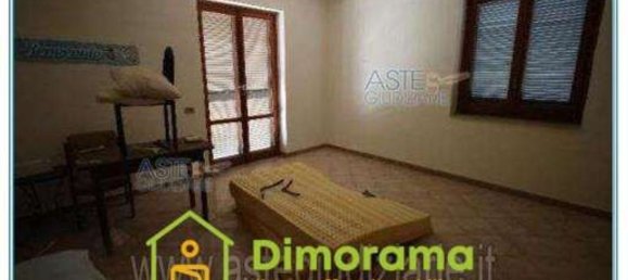 8 rooms Apartment in Naples, Italy No. 10957 12