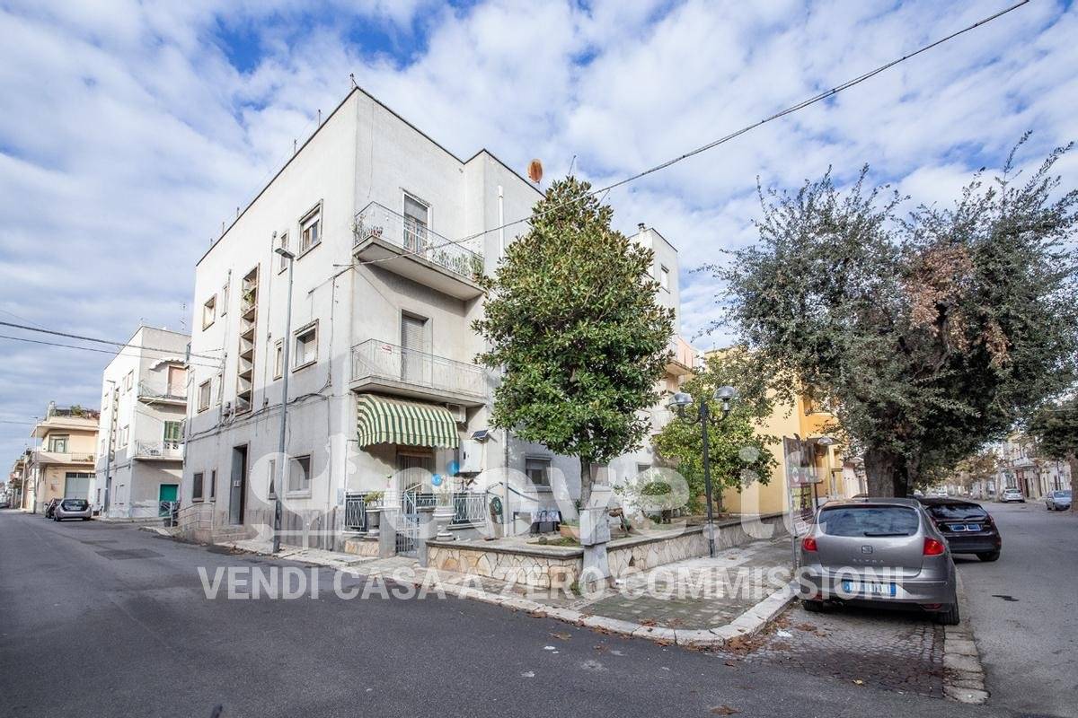 Apartamento de 3 dormitorios en Oria, Italy No. 339360