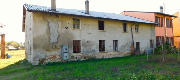 13 rooms House in Gropello Cairoli, Italy No. 157512 17
