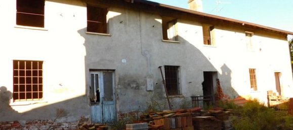 13 rooms House in Gropello Cairoli, Italy No. 157512 13