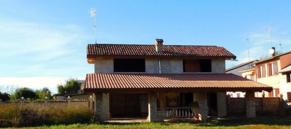 13 rooms House in Gropello Cairoli, Italy No. 157512 38
