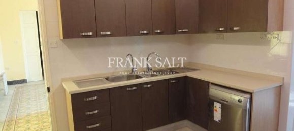 5 bedrooms Hotel in Tarxien, Malta No. 2495 2