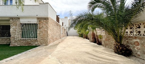 7 bedrooms House in La Zenia, Spain No. 177214 3
