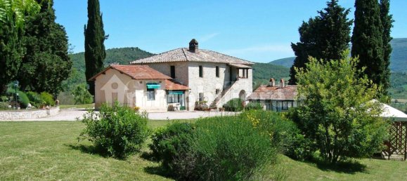 5غرفة عقار تجاري في Corciano, Italy رقم 353389 12