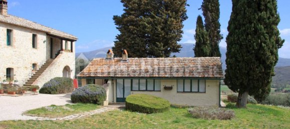 5غرفة عقار تجاري في Corciano, Italy رقم 353389 14