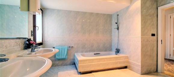 Villa T5 em Estepona, Spain N.º 135805 31