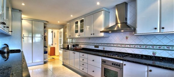 Villa T5 em Estepona, Spain N.º 135805 16