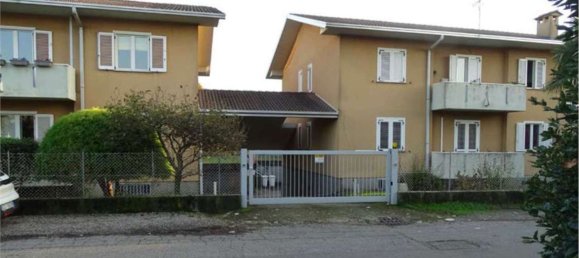 Apartamento de 3 habitaciónes en Gorla Minore, Italy No. 10565 2
