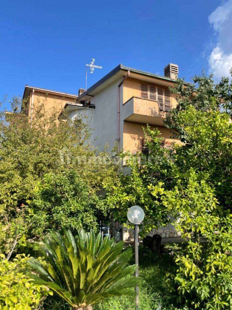 Вилла с 7 спальнями в Фонто Нуова, Италия № 370187