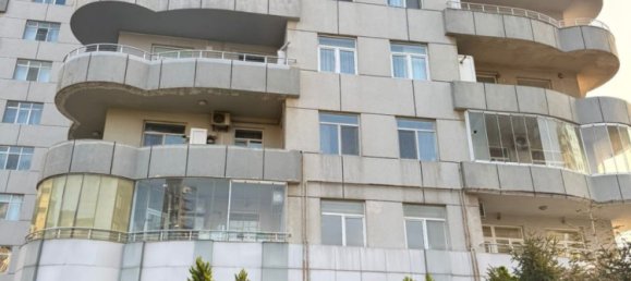 2 bedrooms Apartment in Khatay, Azerbaijan No. 1464 2
