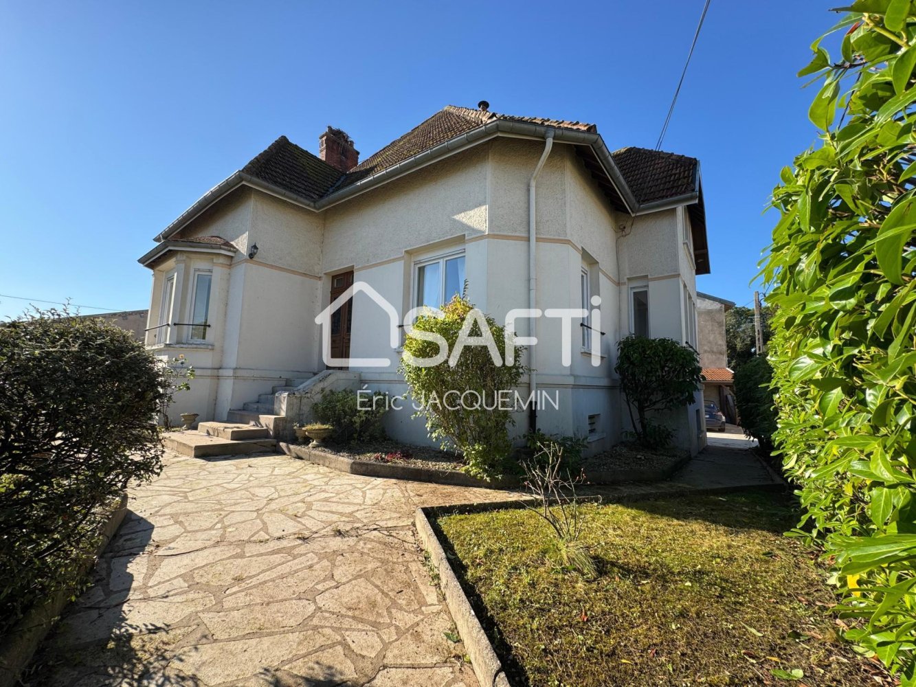 Дом с 4 спальнями в Консанвуаэ, Франция № 159869