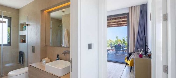 4 bedrooms House in Paphos, Cyprus No. 10724 15