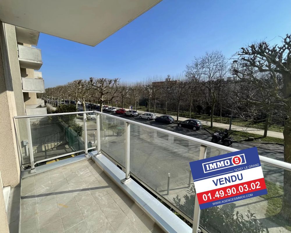 2 bedrooms Apartment in Noisy-le-Grand, France No. 174252