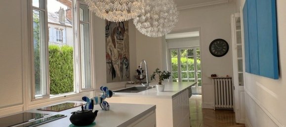 5 bedrooms House in Orleans, France No. 210203 9