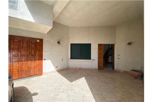 5 bedrooms Villa in San Lorenzello, Italy No. 275948