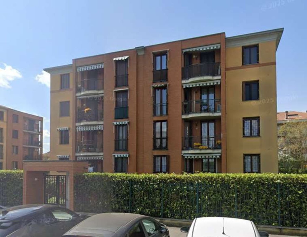 Квартира с 7 комнатами в Чернуско суль Навильо, Италия № 268707