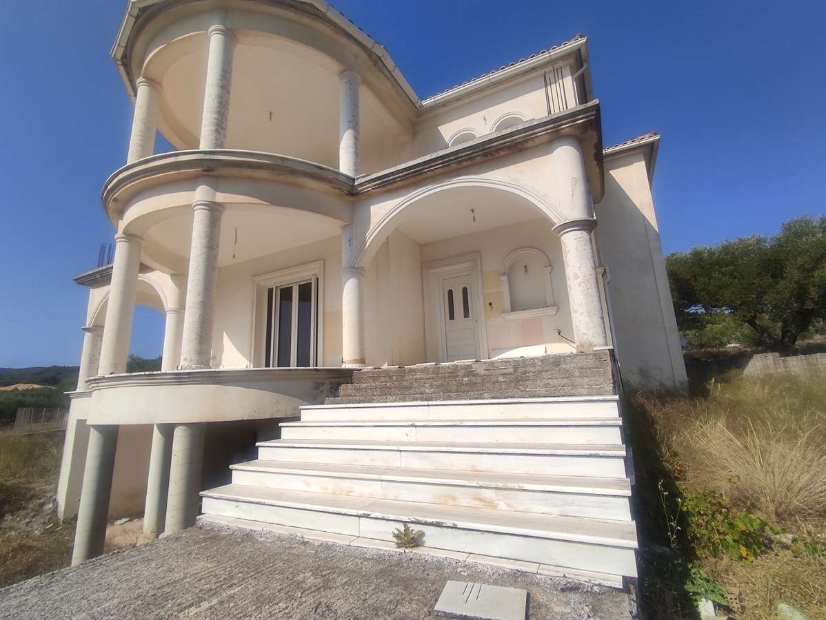 Propiedad comercial de 4 dormitorios en Zakynthos, Greece No. 8544