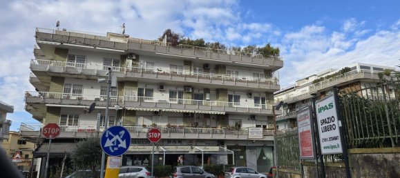 Apartamento de 2 dormitorios en Portici, Italy No. 329241 2