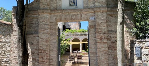 Квартира с 20 спальнями в Перуджа, Италия № 354 5