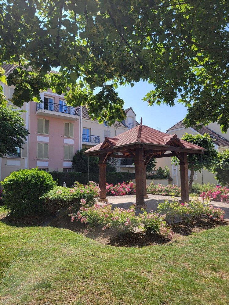 Studio in Chilly-Mazarin, France No. 334502