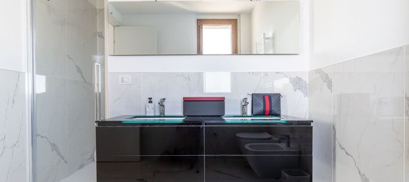 3-salle Penthouse à Monza, Italy No. 289173 14