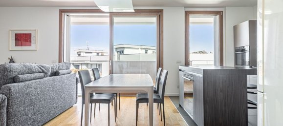 3-salle Penthouse à Monza, Italy No. 289173 4