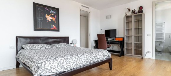 3-salle Penthouse à Monza, Italy No. 289173 12