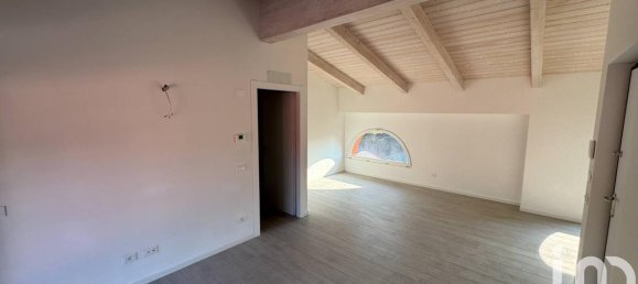 3 rooms Penthouse in Salò, Italy No. 18756 9