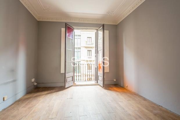 Apartamento de 2 dormitorios en Eixample, Spain No. 182341