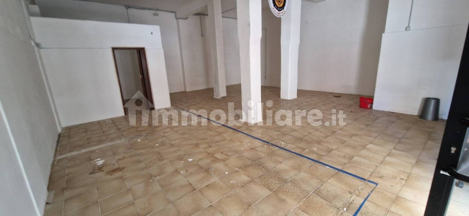 Imóvel comercial de 1 divisão em Trani, Italy N.º 154426