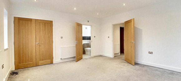 Casa de 4 dormitorios en Biggin Hill, United Kingdom No. 4737 10