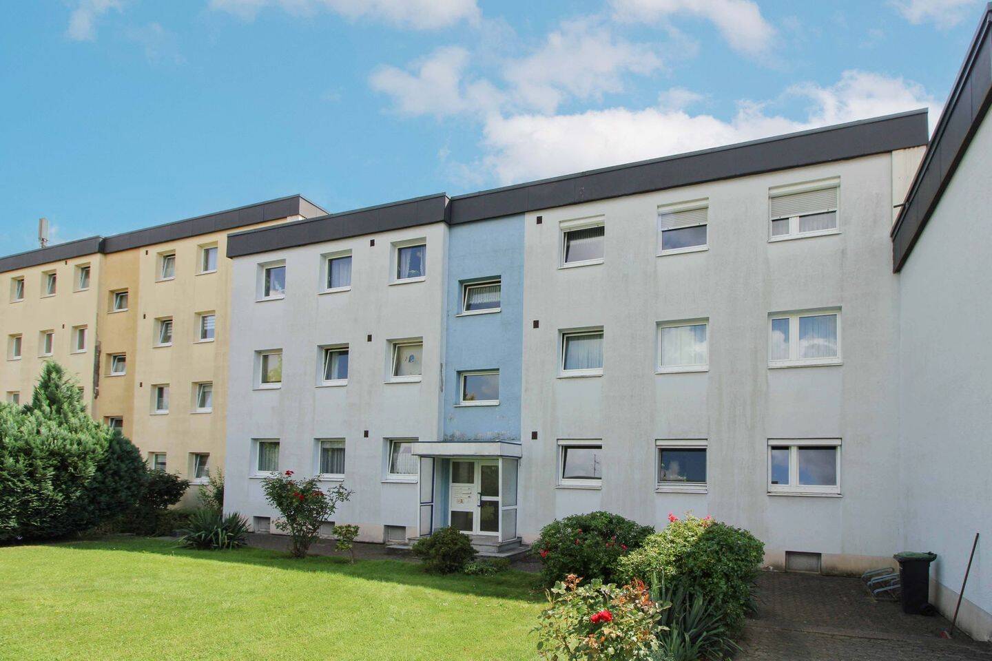 Apartamento de 4 dormitorios en Lippe, Germany No. 280724