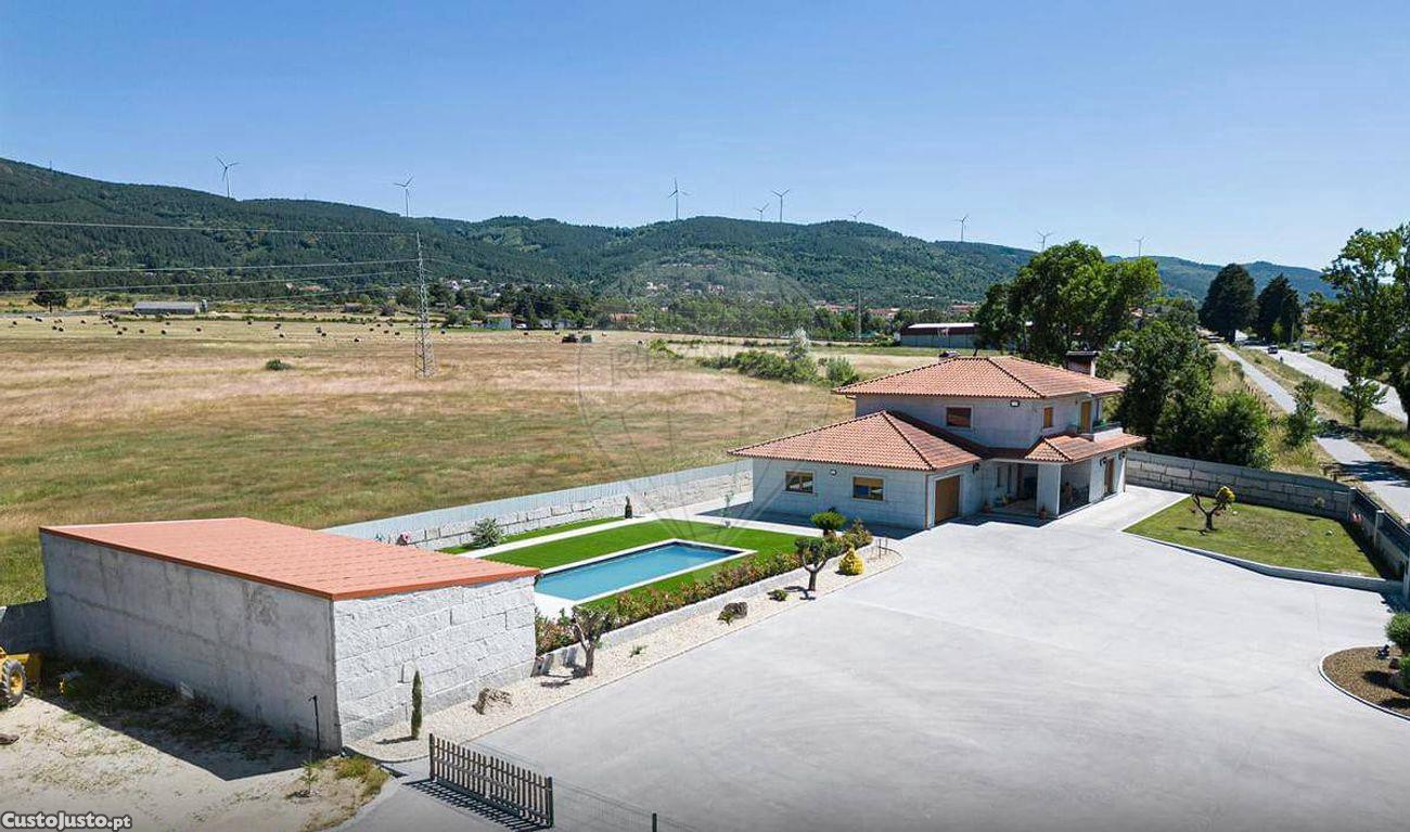 5 bedrooms House in Bornes de Aguiar, Portugal No. 174735