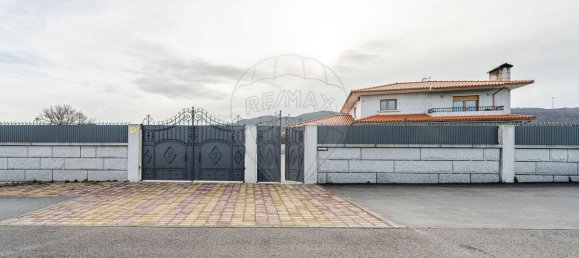 5 bedrooms House in Bornes de Aguiar, Portugal No. 174735 15