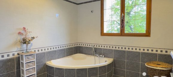 4 bedrooms House in Saint-Phal, France No. 216644 5